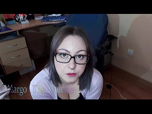 ❤️ Sexig tjej med glasögon suger Dildo djupt på kamera ☑ Anal video at us ❌️