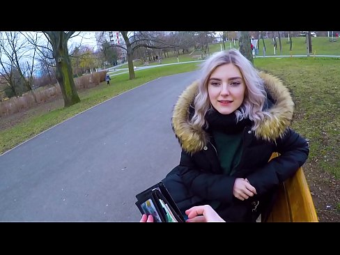 ❤️ Sväljer en främlings het sperma för pengar - avsugning i parken av Eva Elfie ☑ Anal video at us ❌️